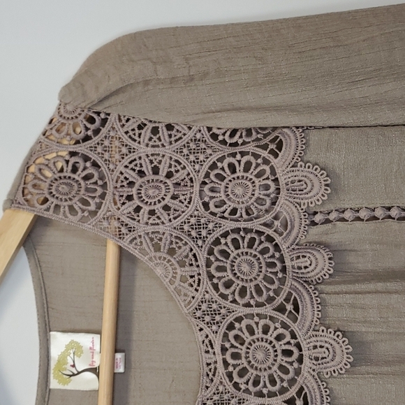 Fig & Flower Top - Size Medium. - Picture 5 of 14